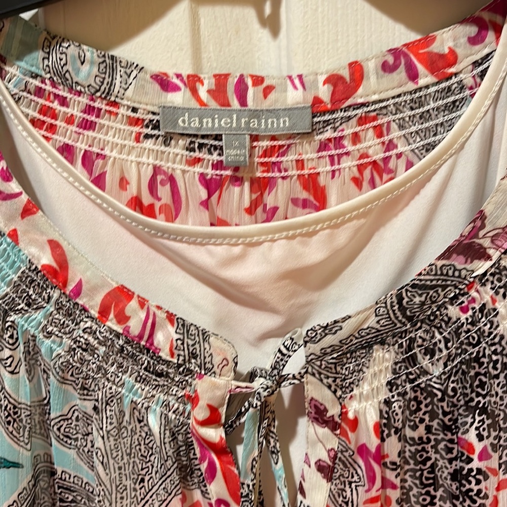 Ladies blouse - Picture 2 of 4